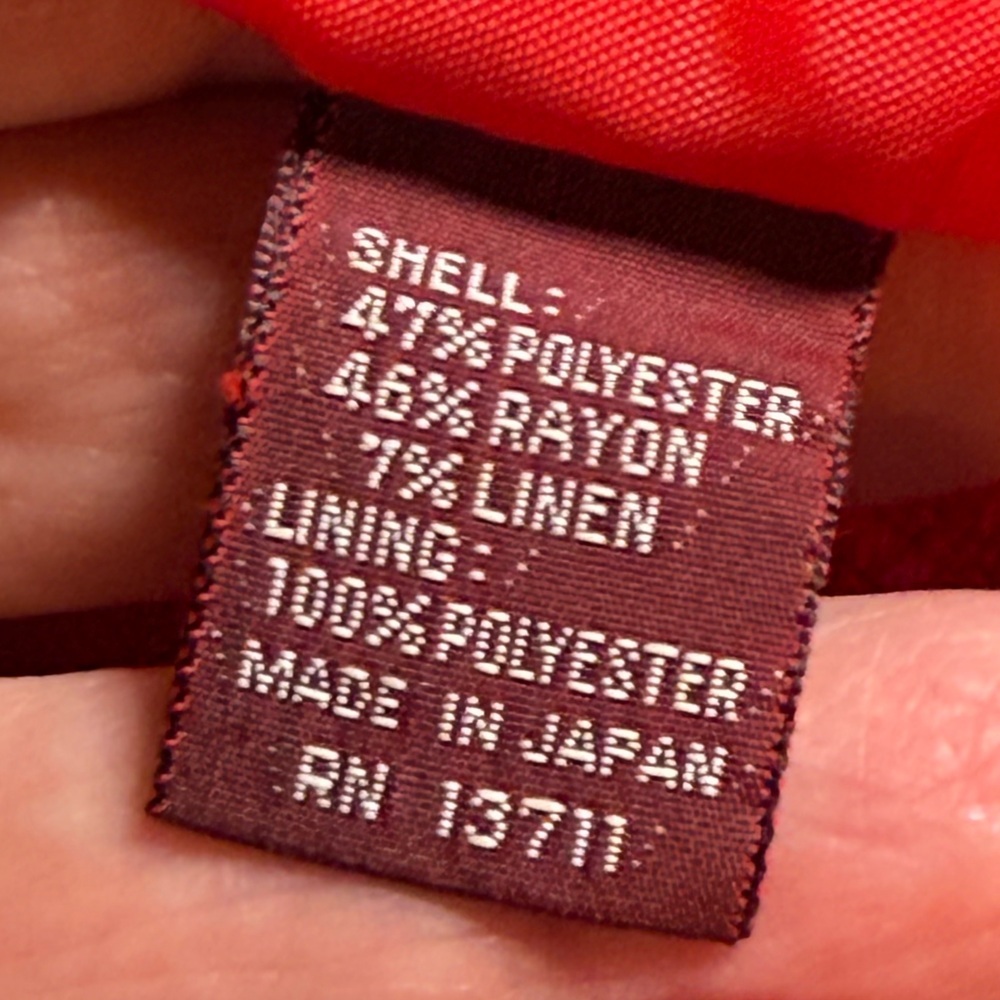 Red Power Suit, Vintage. Very Good/ Like New Condition! - Picture 17 of 17